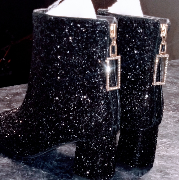 custom Shoes - Beautiful HandCrafted Diamond Encrusted Italian Leather Dress Boots